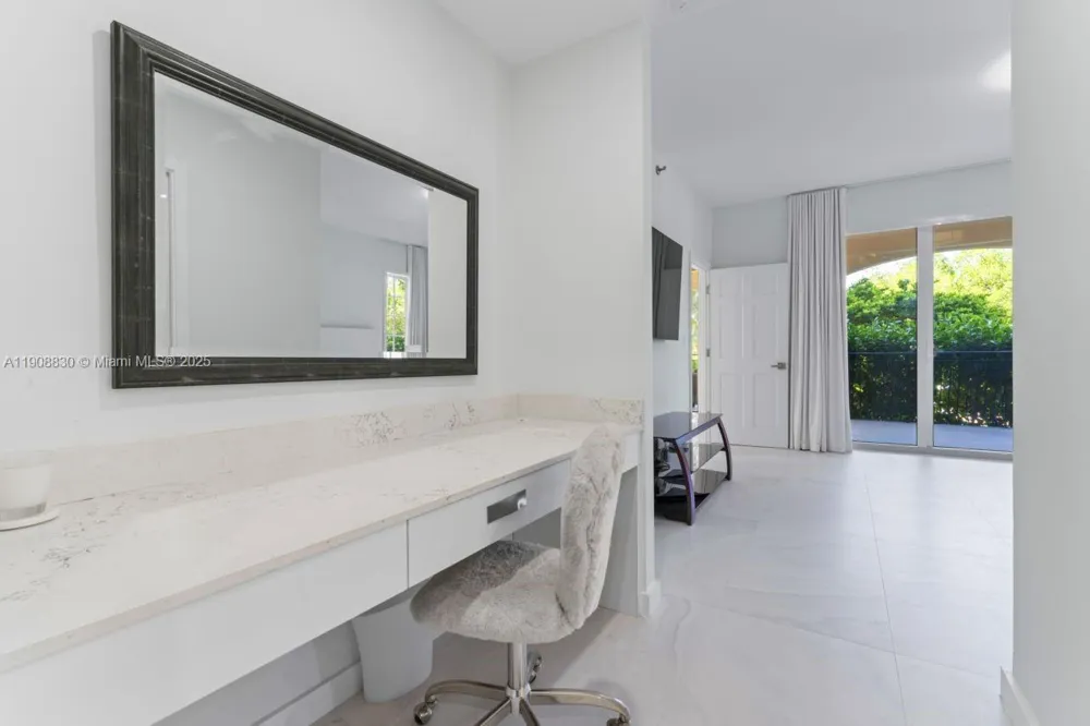 19217 Fisher Island Dr #19217 Miami Beach, FL 33109