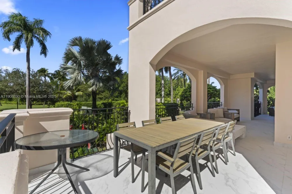 19217 Fisher Island Dr #19217 Miami Beach, FL 33109
