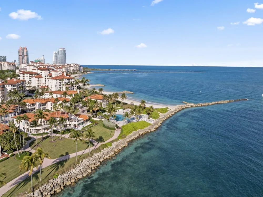 19217 Fisher Island Dr #19217 Miami Beach, FL 33109