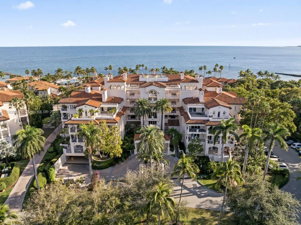 19217 Fisher Island Dr #19217 Miami Beach, FL 33109