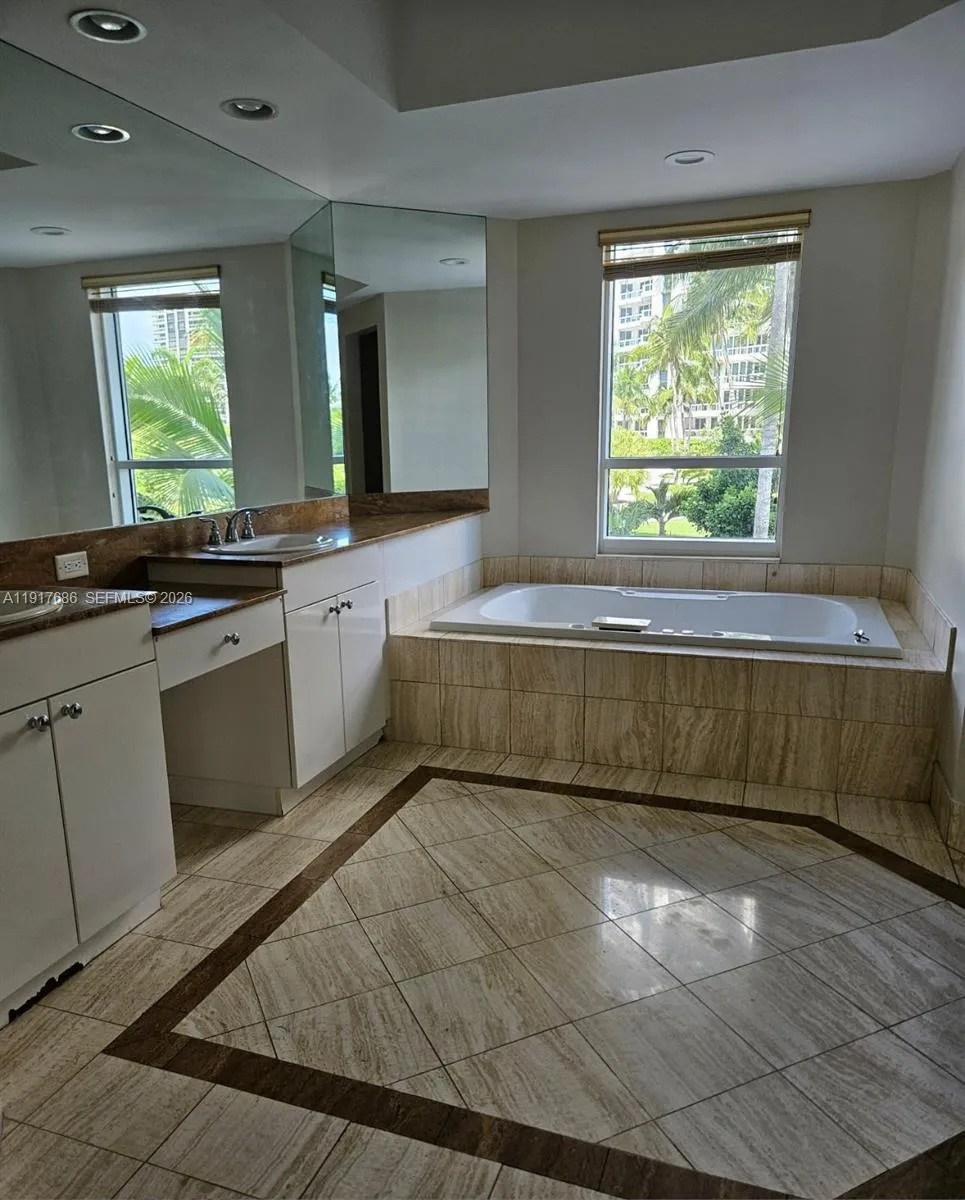 21050 Point Pl #501 Aventura, FL 33180