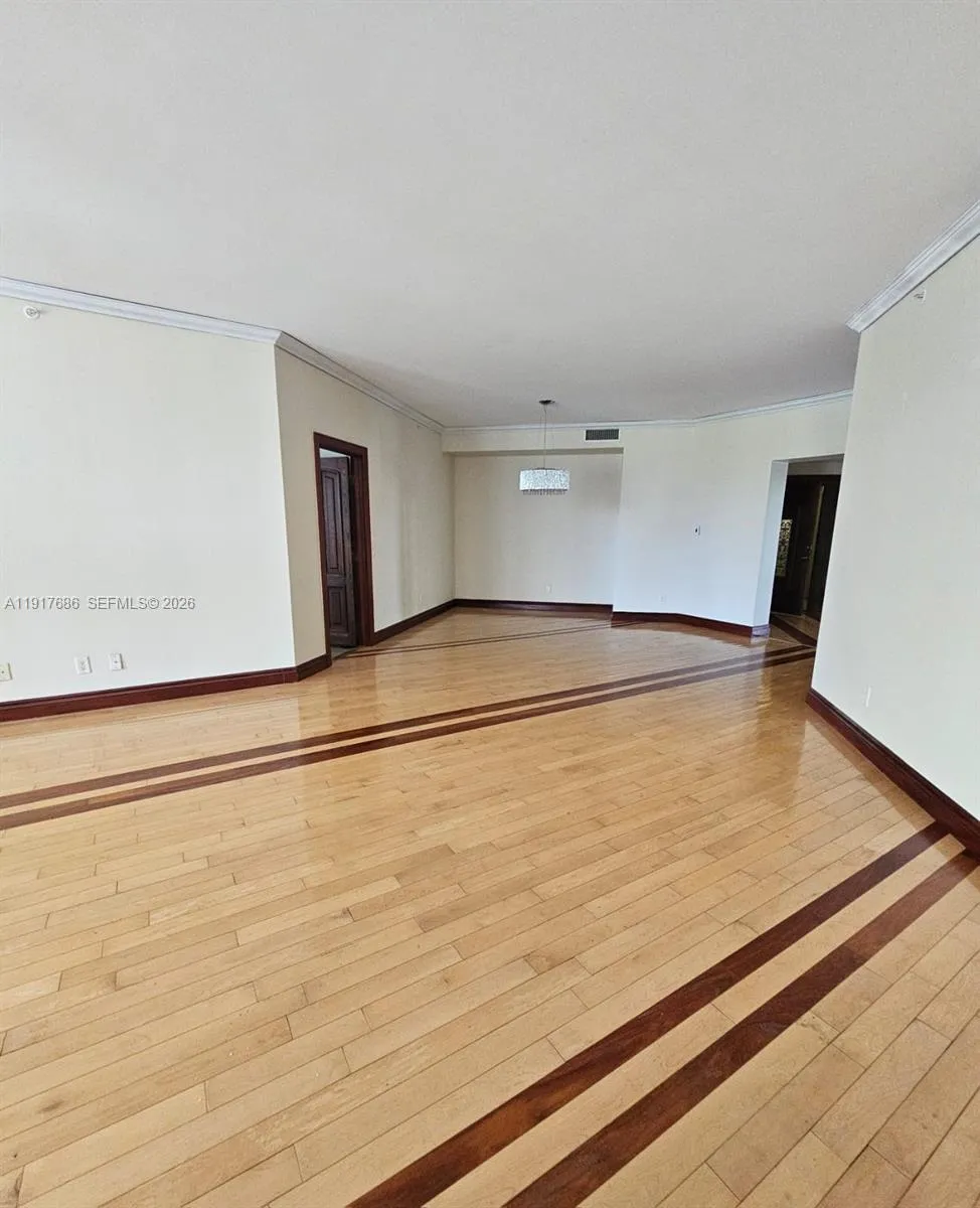 21050 Point Pl #501 Aventura, FL 33180