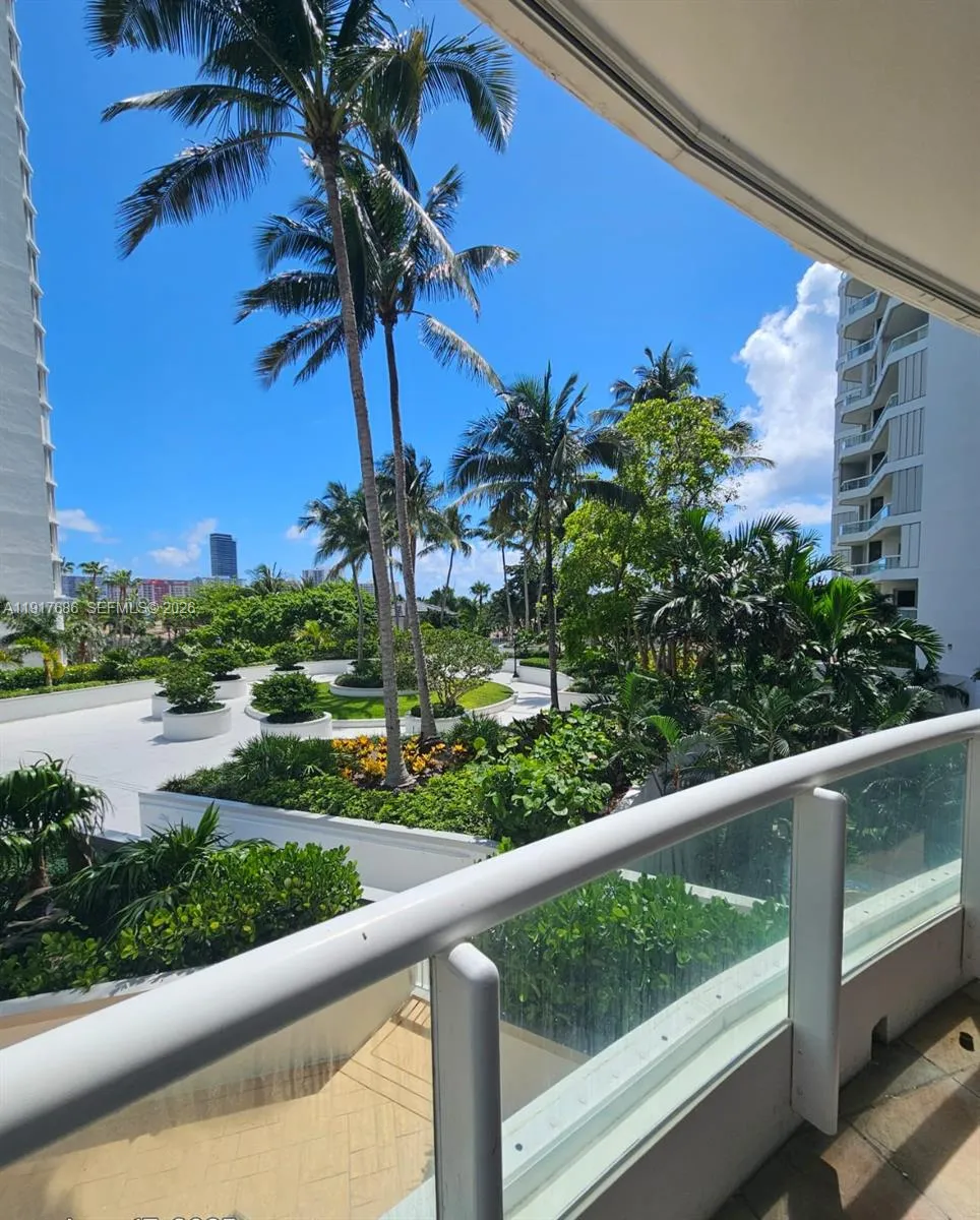 21050 Point Pl #501 Aventura, FL 33180