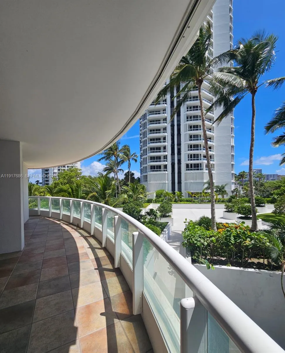 21050 Point Pl #501 Aventura, FL 33180