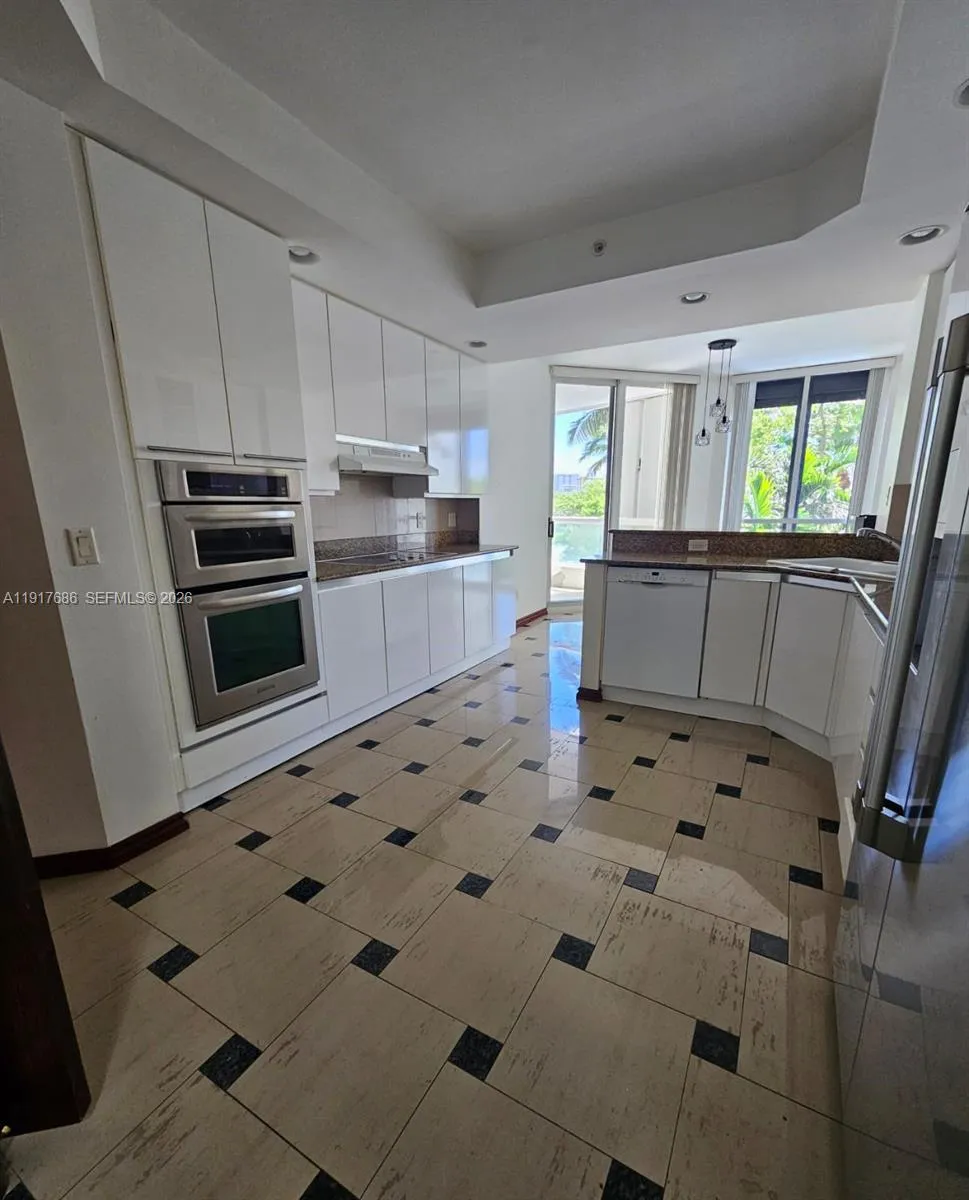 21050 Point Pl #501 Aventura, FL 33180