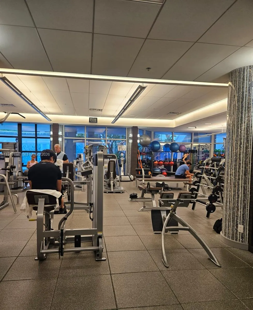 21050 Point Pl #501 Aventura, FL 33180