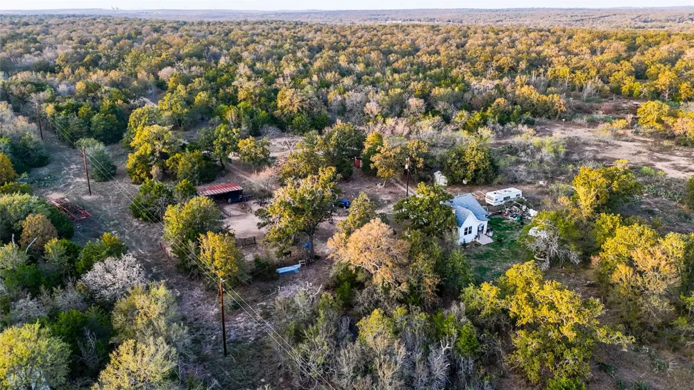 137 Shady Oaks Loop Cedar Creek, TX 78612