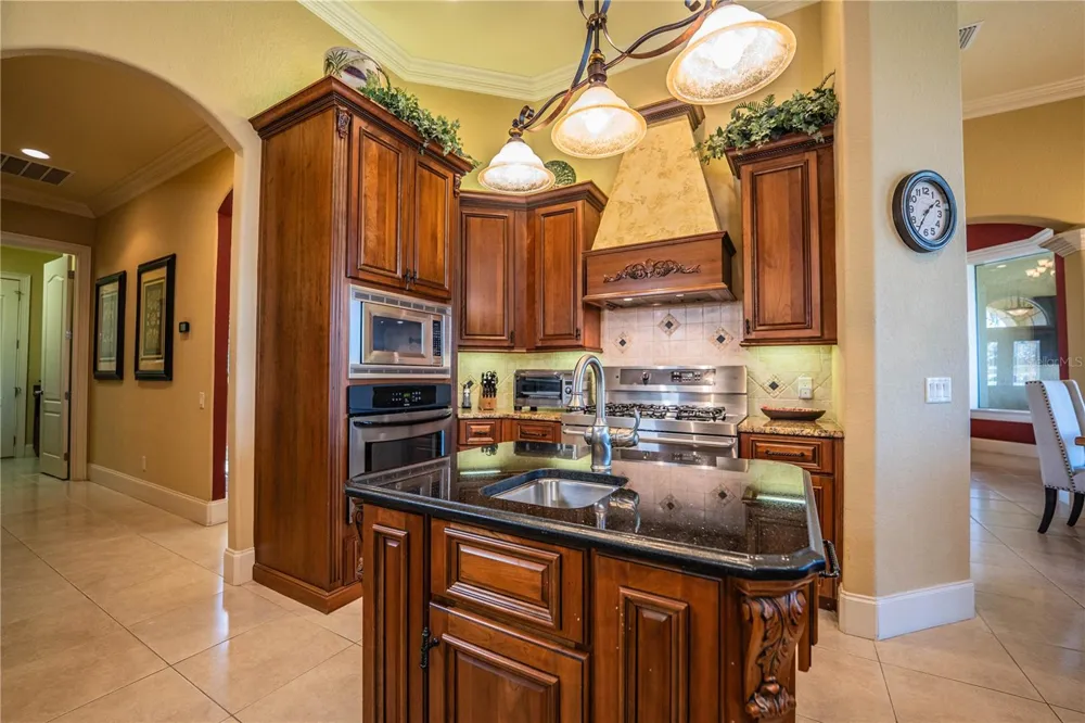 2918 CLUBHOUSE ROAD Lakeland, FL 33812