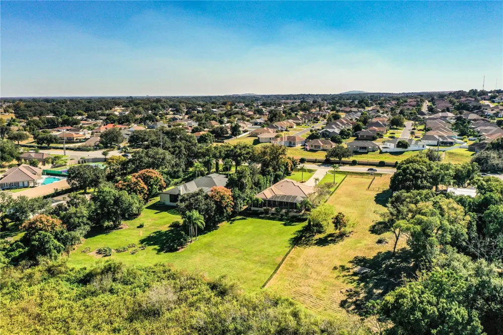 2918 CLUBHOUSE ROAD Lakeland, FL 33812