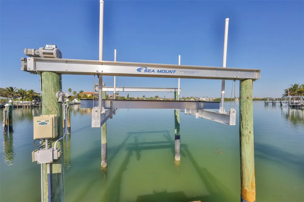 410 HARBOR DRIVE Indian Rocks Beach, FL 33785