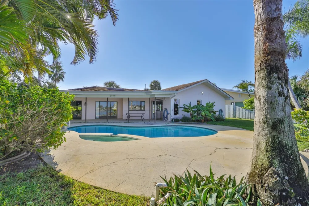 410 HARBOR DRIVE Indian Rocks Beach, FL 33785