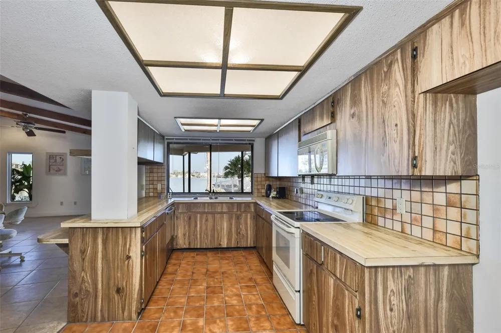 410 HARBOR DRIVE Indian Rocks Beach, FL 33785