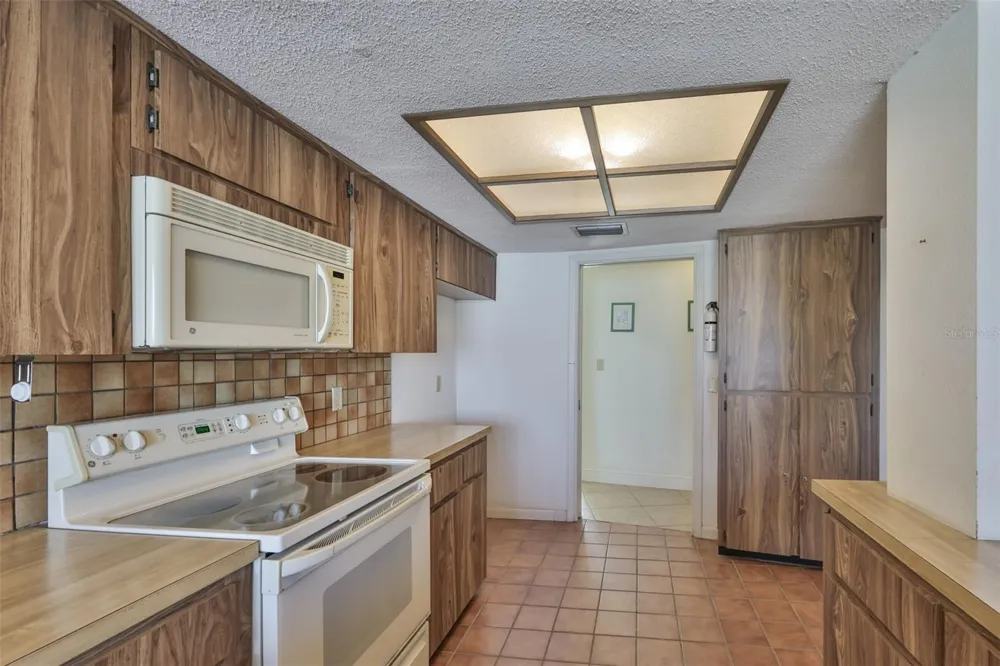 410 HARBOR DRIVE Indian Rocks Beach, FL 33785