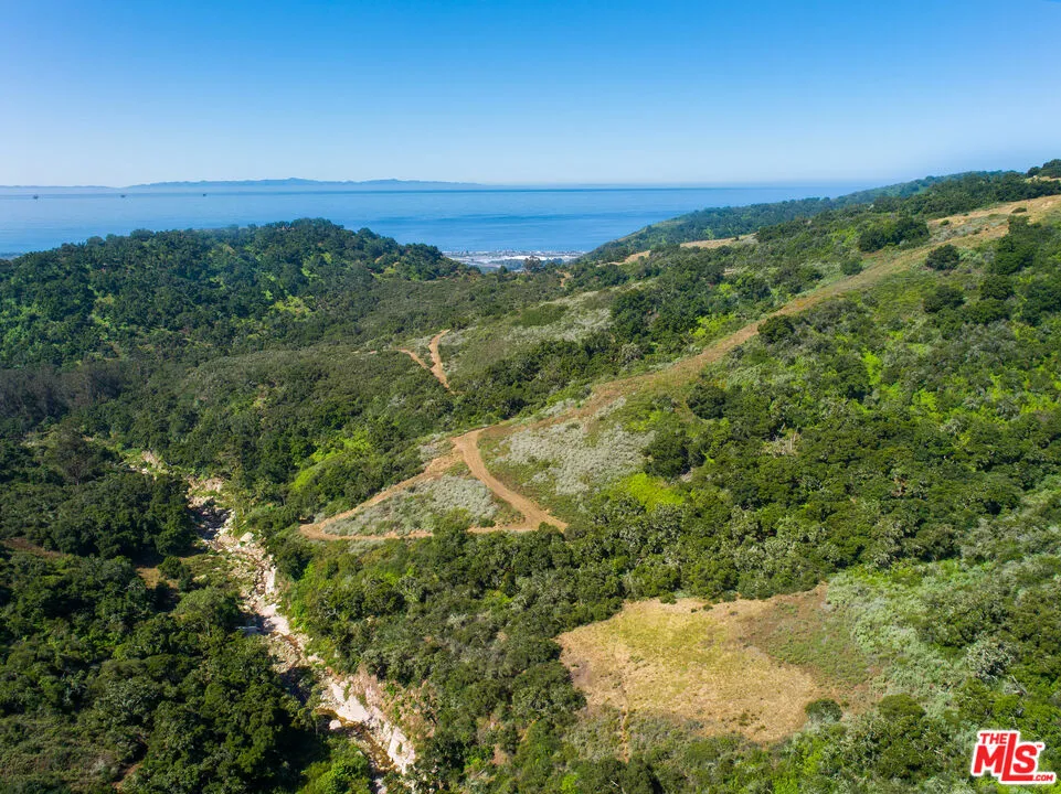3589 Toro Canyon Park Road Carpinteria, CA 93013