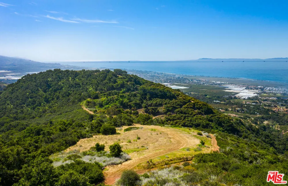 3589 Toro Canyon Park Road Carpinteria, CA 93013