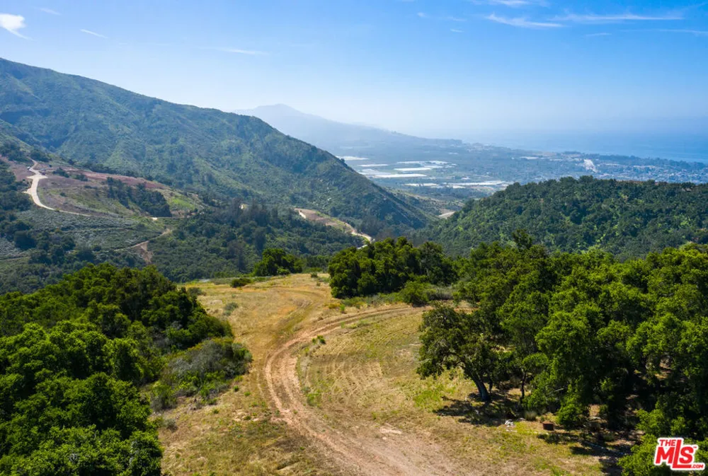 3589 Toro Canyon Park Road Carpinteria, CA 93013