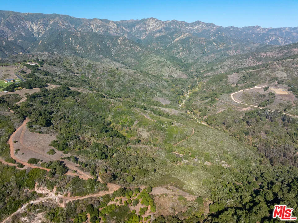 3589 Toro Canyon Park Road Carpinteria, CA 93013