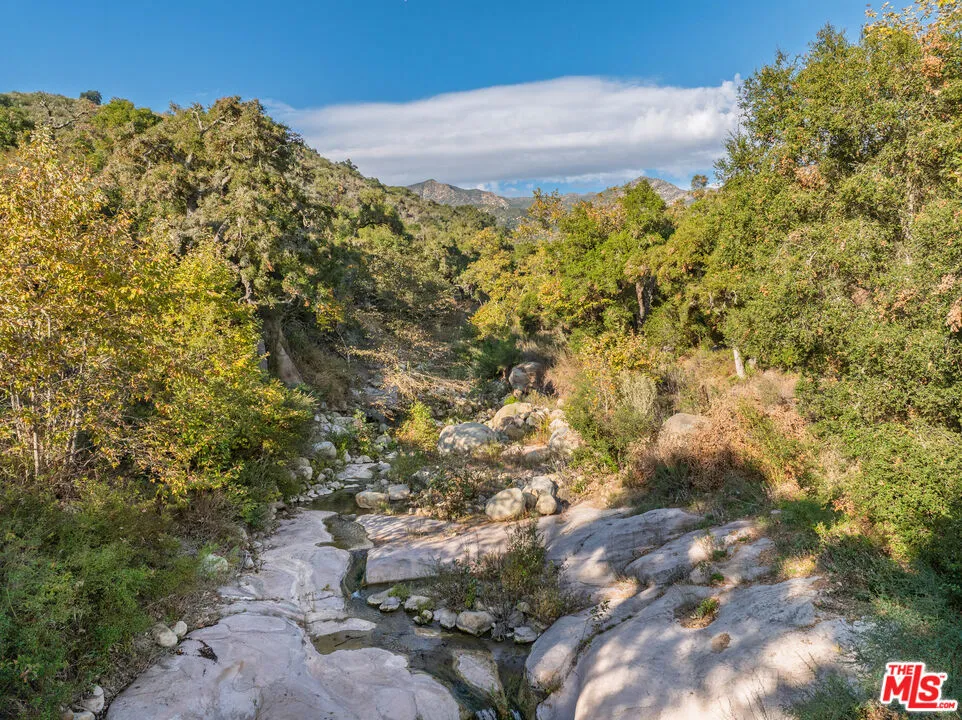 3589 Toro Canyon Park Road Carpinteria, CA 93013
