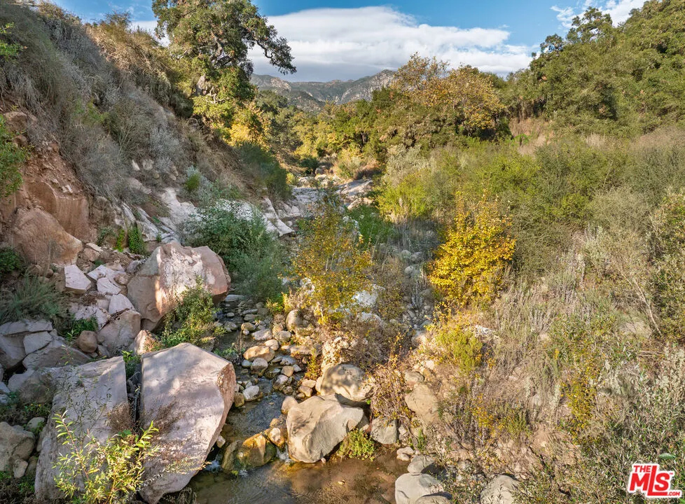 3589 Toro Canyon Park Road Carpinteria, CA 93013