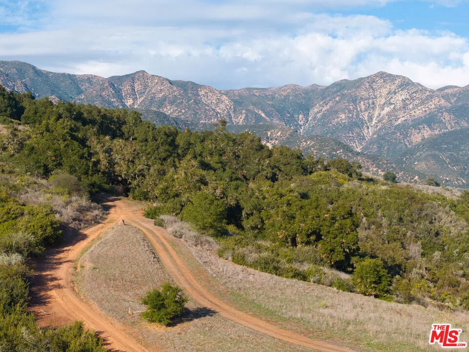 3589 Toro Canyon Park Road Carpinteria, CA 93013