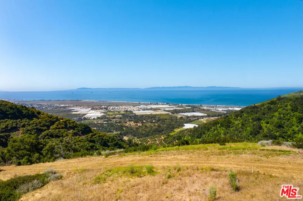 3589 Toro Canyon Park Road Carpinteria, CA 93013