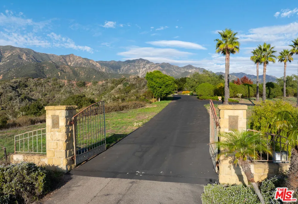 3589 Toro Canyon Park Road Carpinteria, CA 93013