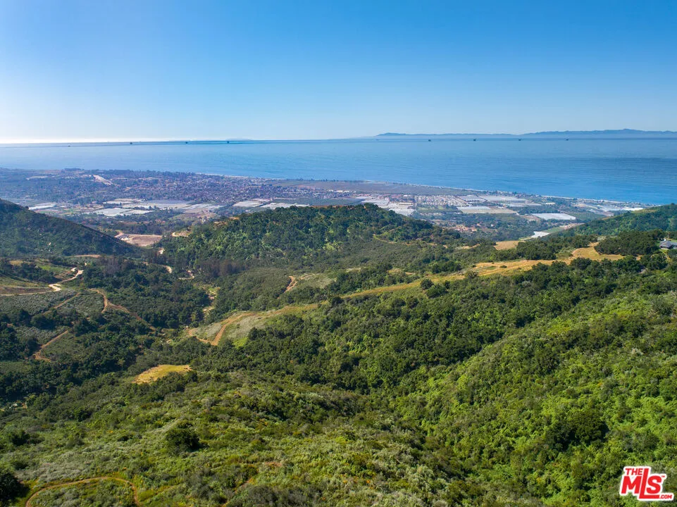 3589 Toro Canyon Park Road Carpinteria, CA 93013