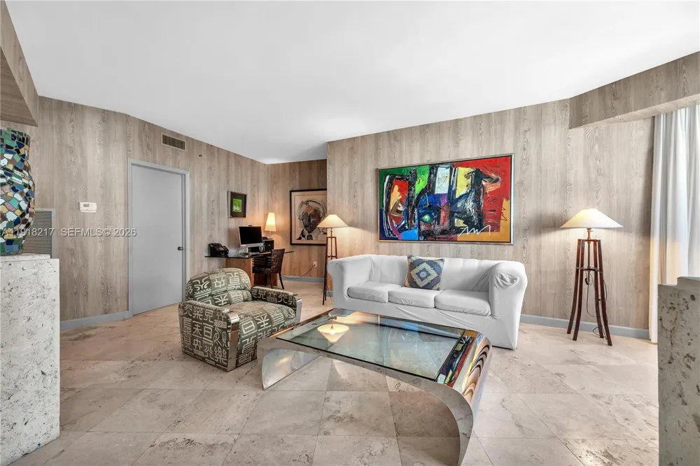 300 S Pointe Dr #906 Miami Beach, FL 33139