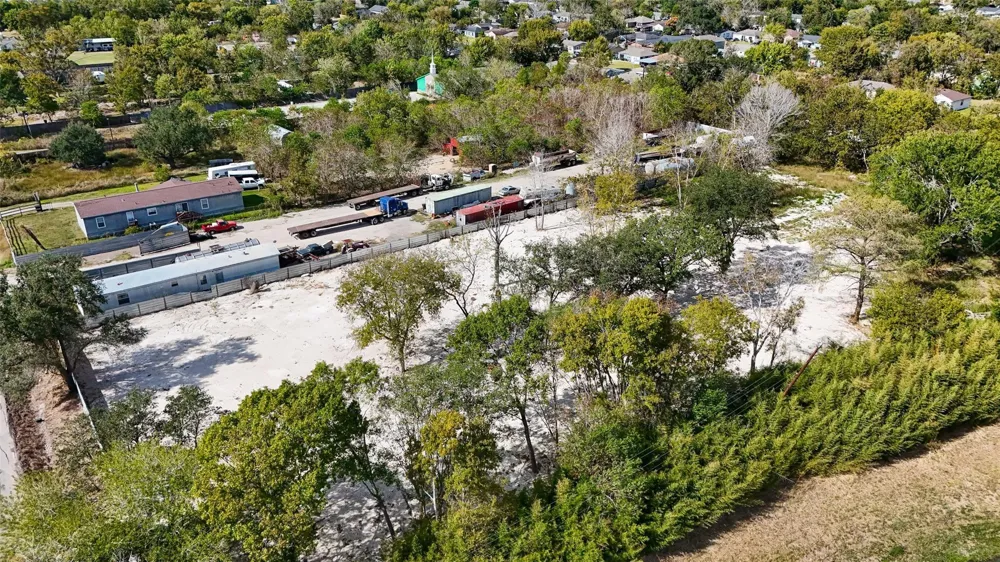 5033 S Acres Drive Houston, TX 77048