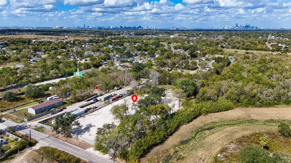 5033 S Acres Drive Houston, TX 77048