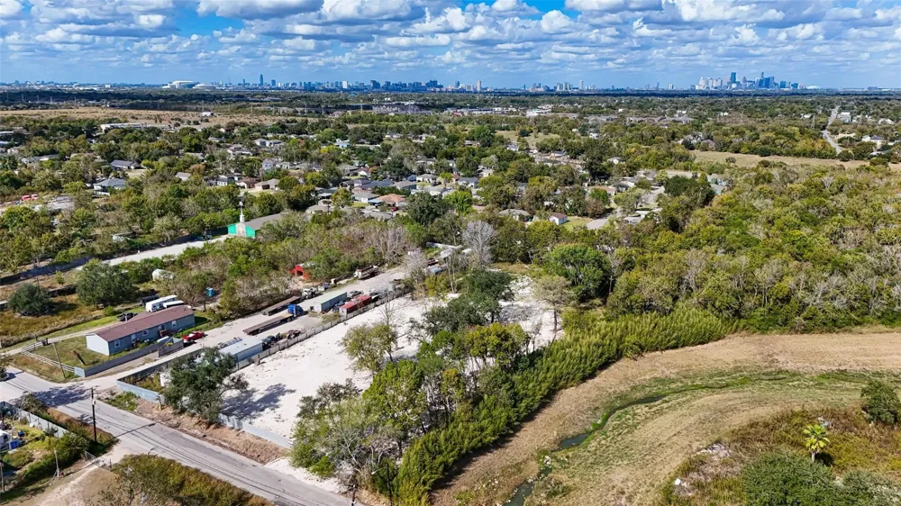 5033 S Acres Drive Houston, TX 77048
