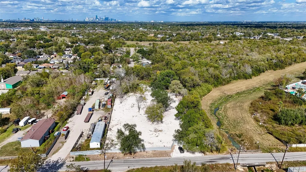 5033 S Acres Drive Houston, TX 77048