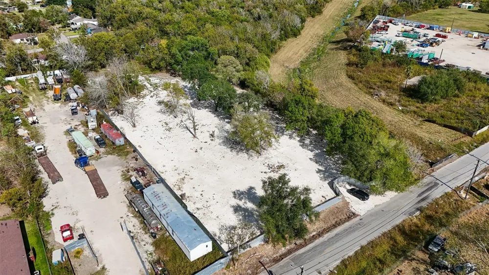 5033 S Acres Drive Houston, TX 77048