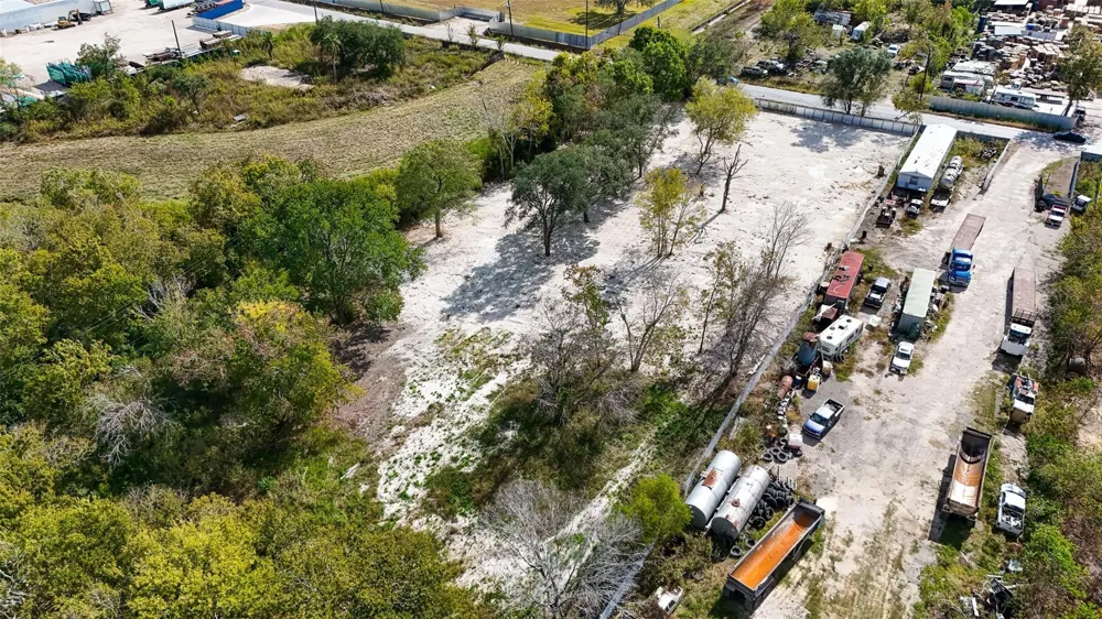 5033 S Acres Drive Houston, TX 77048