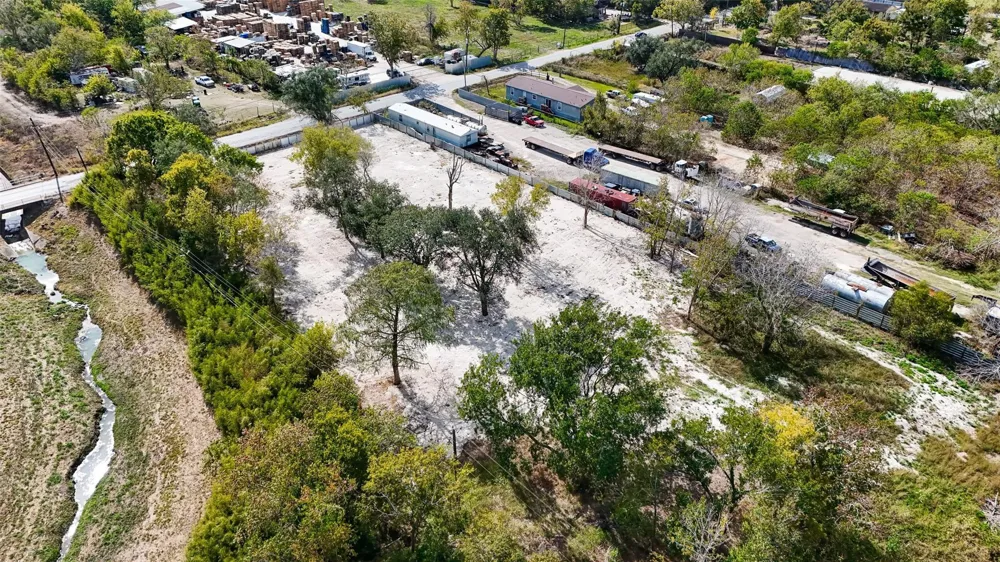 5033 S Acres Drive Houston, TX 77048