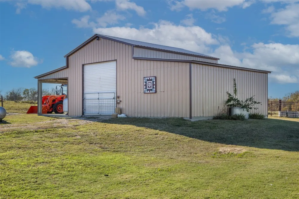 2232 FM 975 Caldwell, TX 77836