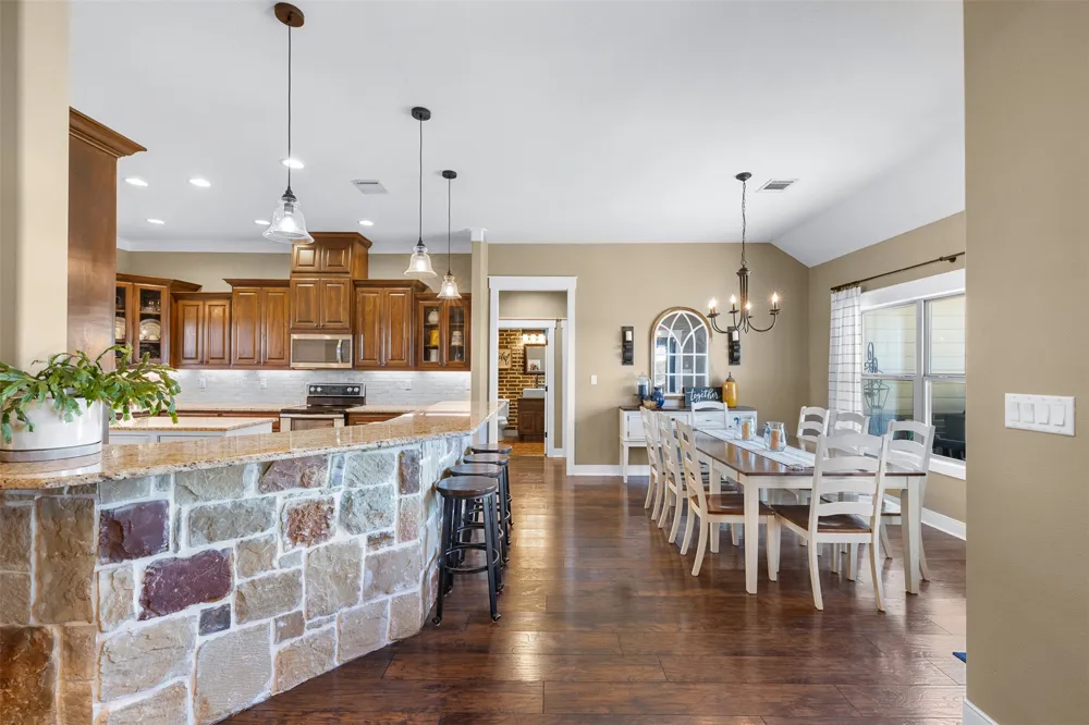 2232 FM 975 Caldwell, TX 77836