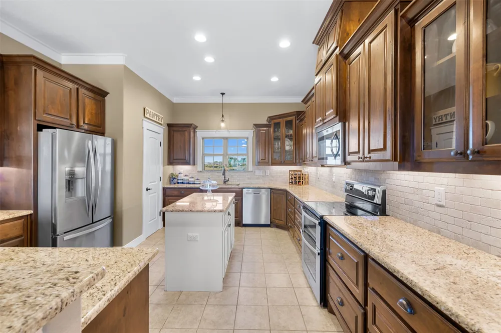 2232 FM 975 Caldwell, TX 77836