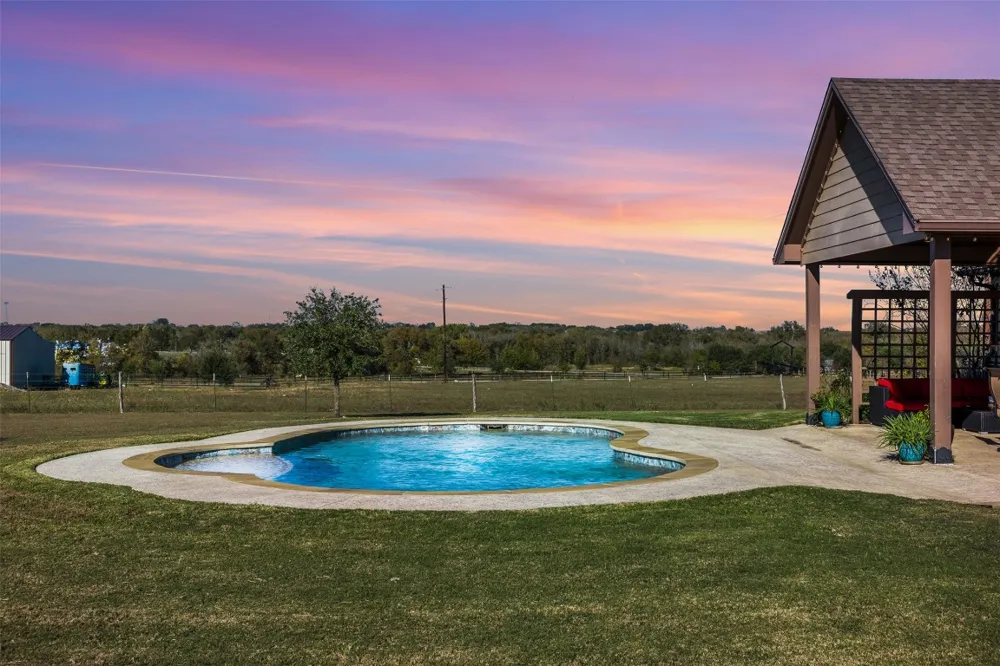 2232 FM 975 Caldwell, TX 77836