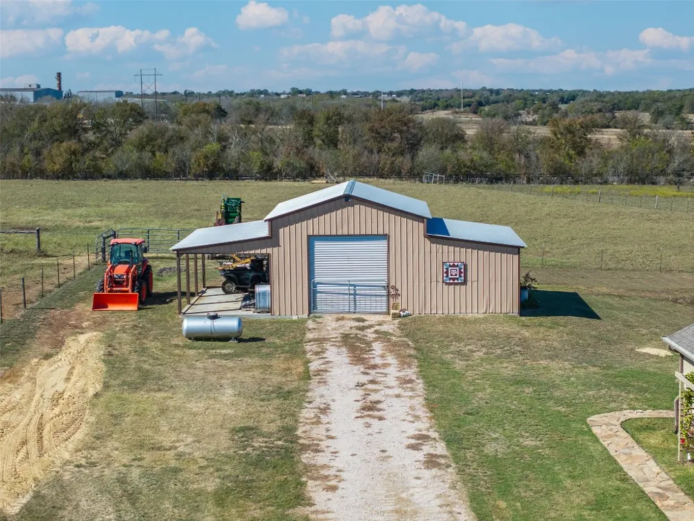 2232 FM 975 Caldwell, TX 77836