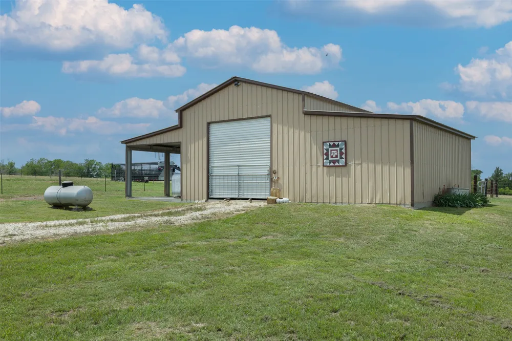 2232 FM 975 Caldwell, TX 77836