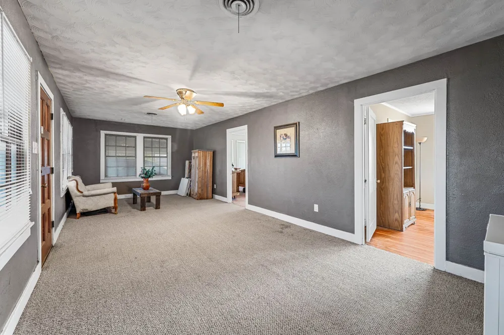 7450 E Hwy 6 De Leon, TX 76444
