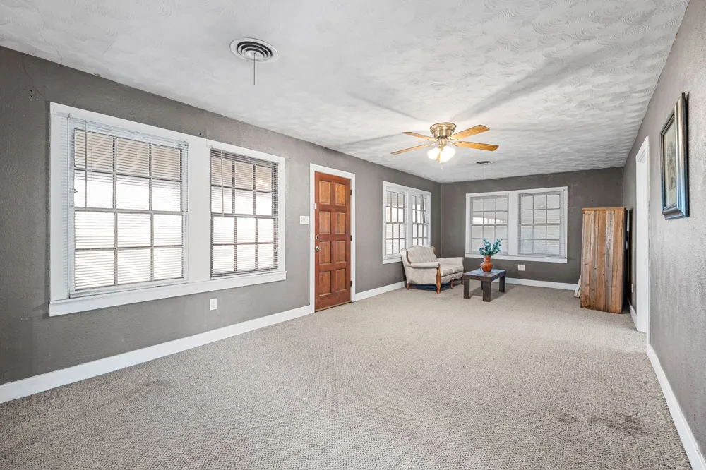 7450 E Hwy 6 De Leon, TX 76444