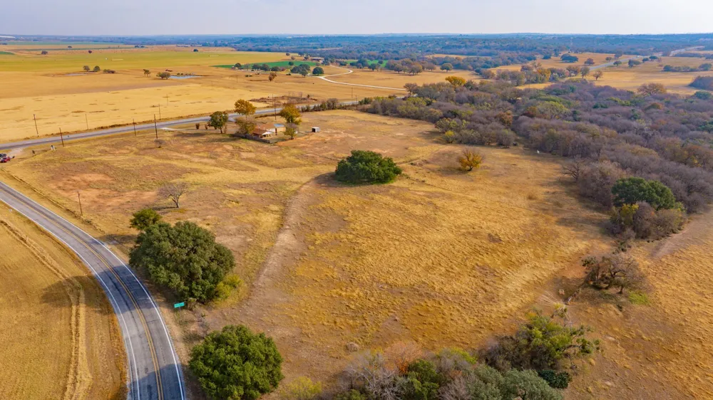 7450 E Hwy 6 De Leon, TX 76444