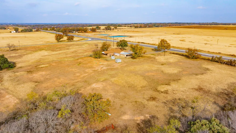 7450 E Hwy 6 De Leon, TX 76444