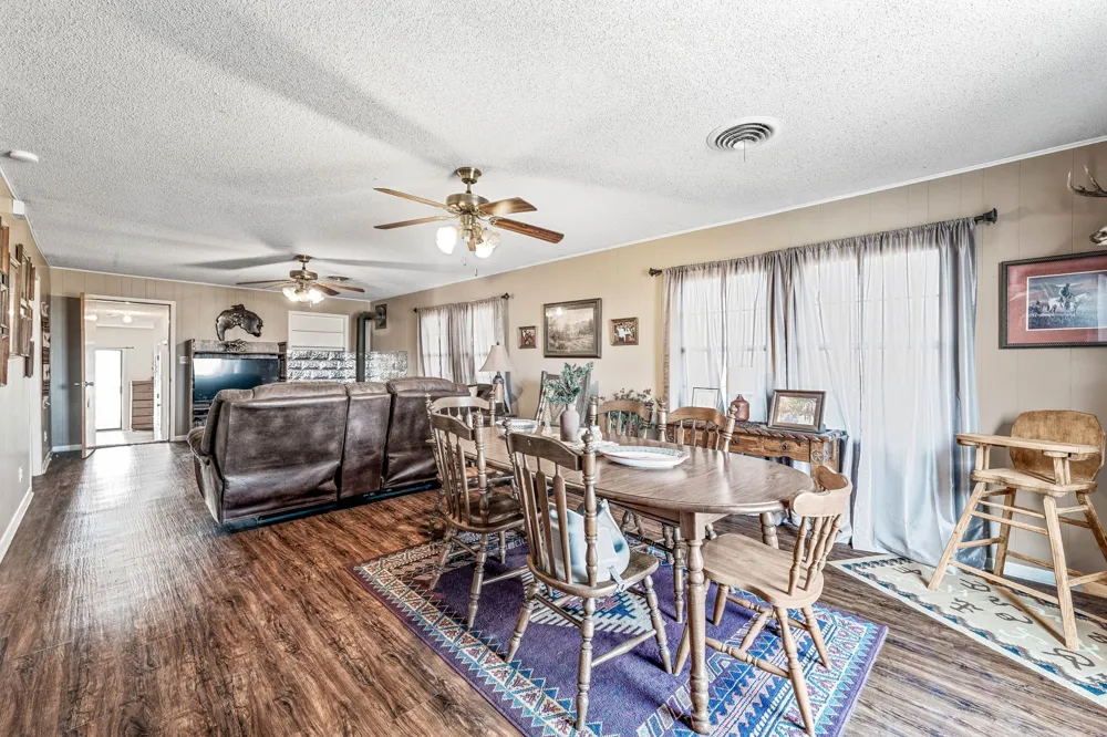 7450 E Hwy 6 De Leon, TX 76444