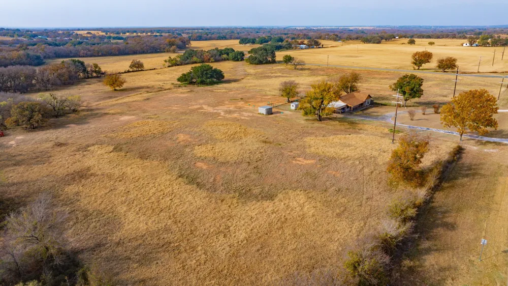 7450 E Hwy 6 De Leon, TX 76444
