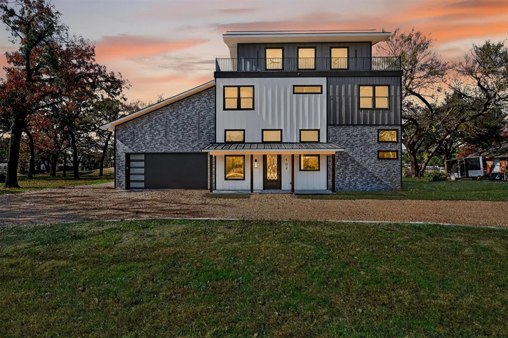 102 Huron Trail Lake Kiowa, TX 76240