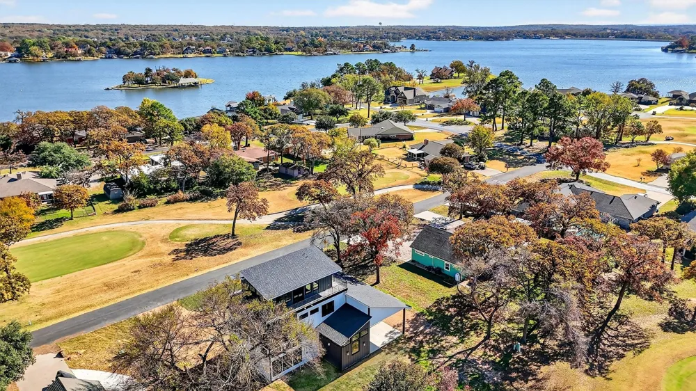102 Huron Trail Lake Kiowa, TX 76240