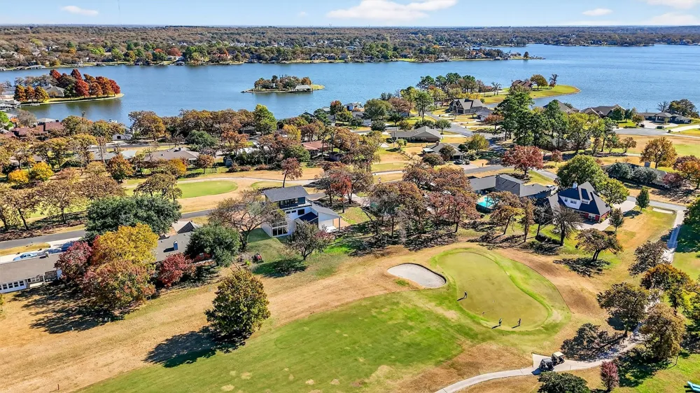 102 Huron Trail Lake Kiowa, TX 76240